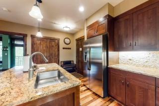2 Bedroom Luxury Condo On Main Street At Maggie Pond - Walk To Lift! - 4