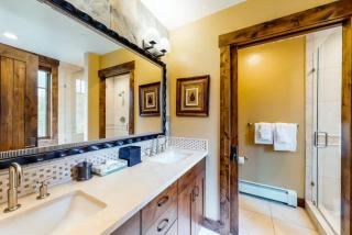 Water House Luxury 2 Bedroom On Main Street - Walk To Quicksilver Lift! - 1