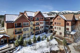 3 Bedroom Mountain Condo On Main Street - Walk To Lift, Onsite Pool, Luxury-Rated! - 0