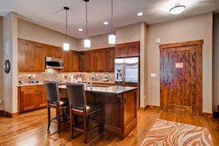 3 Bedroom Mountain Condo On Main Street - Walk To Lift, Onsite Pool, Luxury-Rated! - 8