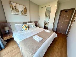 SR7 The Astra Sky River, Chiang Mai's most exclusive serviced apartment with an ultra-long infinity pool - 2