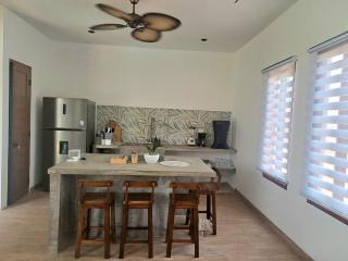Areia Brisa, AC, private pool, family-friendly, steps from the SEA - 2