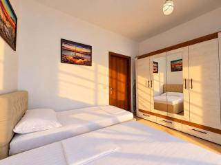 Apartment for Rent Khlo-Em - 4