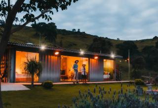 Casa Container com SPA e linda vista para a Serra da Mantiqueira - 0