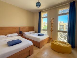 Walk to Beach, Seaview 2BR, Pool Free Access, Mangroovy! Ollystays - Hurghada - 3