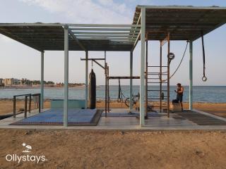 Walk to Beach, Seaview 2BR, Pool Free Access, Mangroovy! Ollystays - Hurghada - 4