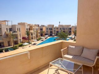 Walk to Beach, Seaview 2BR, Pool Free Access, Mangroovy! Ollystays - Hurghada - 2