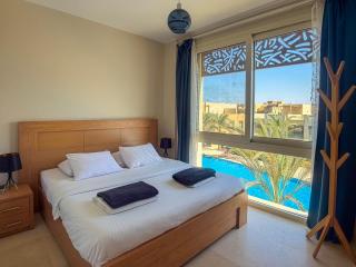 Walk to Beach, Seaview 2BR, Pool Free Access, Mangroovy! Ollystays - 9