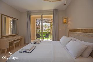 Ollystays - Walk to Beach & Pool, FREE Access, Mangroovy 1BR ! - 2