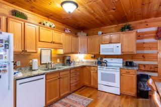 Hemlock Hideaway - Boone - 3