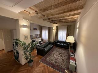 Steps from Piazza Maggiore - 1 Bedroom - 9