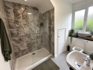 Luxury 5-bed Park Estate home with garden - 7