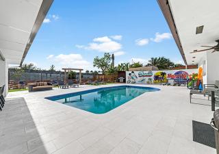 Miami Waterfront 7BR - 5min 2 Hard Rock Stadium, Sleeps 30, Pool & Pickleball, L65 - 9