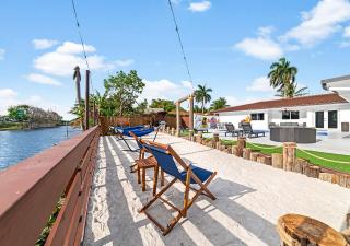 Miami Waterfront 7BR - 5min 2 Hard Rock Stadium, Sleeps 30, Pool & Pickleball, L65 - 7