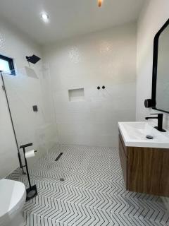 CasaFrida DT walk 2 papas club Private Gated Prkng - 3