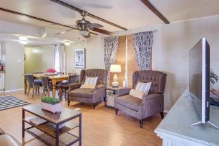 Walk to Beach & Dock! Lake Texoma Family Getaway - 6