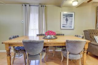 Walk to Beach & Dock! Lake Texoma Family Getaway - 4