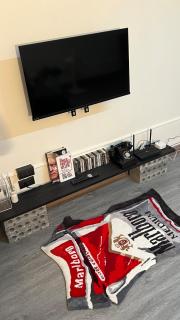 Black Vantage Room at T9 Building - 5