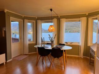 Kvaløya apartment by the sea - 6