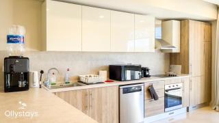 Ollystays Mangrovy Seaview Penthouse 3BR Beach & Pool access - 5
