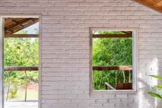 Casa de barro em fazenda regenerativa na Bahia - 1