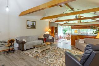 Nature Lover's Cottage on Wooded Acreage - 8