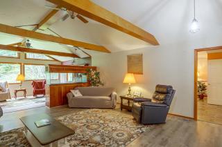 Nature Lover's Cottage on Wooded Acreage - 7