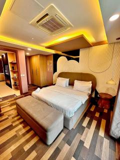 Premium Executive one bedroom apartment Gold crest Mall - 1