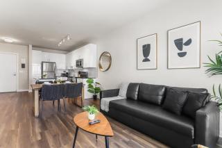 Stylish 1BR Gem - Gym & Game Room - Metro Access - 9