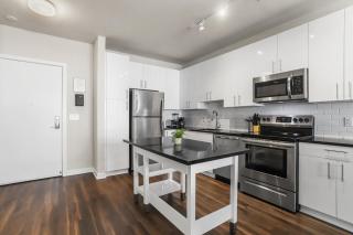 Stylish 1BR Gem - Gym & Game Room - Metro Access - 7