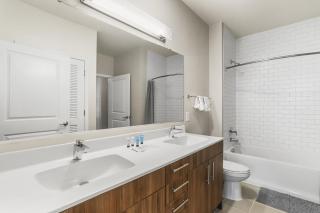 Stylish 1BR Gem - Gym & Game Room - Metro Access - 3