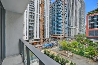 NEW Studio Downtown Miami - 5