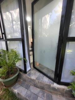 Private & quite 1 bedroom with backyard garden - 7