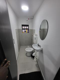Private & quite 1 bedroom with backyard garden - 6