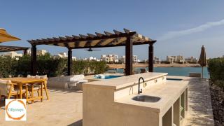 Heated Pool 4BR Villa, Lagoon Front, Ancient Sands - OllyStays - 2