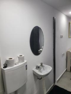 Private & quite 1 bedroom with backyard garden - 5