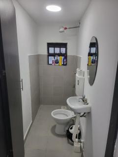 Private & quite 1 bedroom with backyard garden - 1