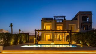 Heated Pool 4BR Villa, Lagoon Front, Ancient Sands - OllyStays - 9