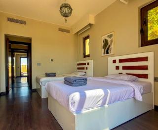 Ollystays Luxury 4BR, Heated Pool Villa, Ancient Sands! Kite Surfing Haven - Hurghada - 4