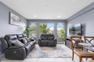 Stylish 3BR, 2BA Vancouver Home - 9