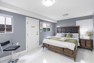 Stylish 3BR, 2BA Vancouver Home - 2