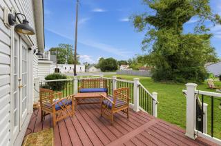 Historic Milton Gem with Deck and Modern Touches - Milton - 7