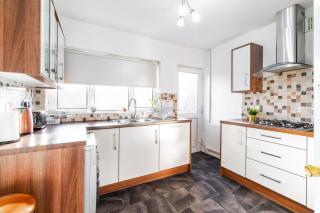 3 Bedroom House - Garden - Parking - Wi-Fi - Excellent Value - Netflix 83BMH - 2