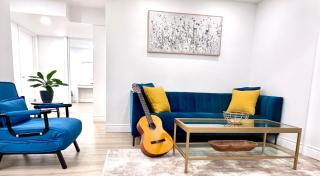 Spacious Bright 2BR in a Prime Location with Free Parking - 8