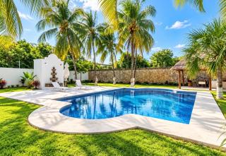 Hermosa hacienda con cenote y alberca privada - 0