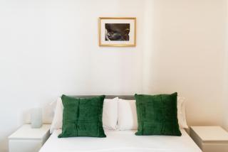 Cosy Flat w/ Beautiful Views and Cute Balcony - 8