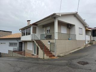 House in quiet place, free parking - 8