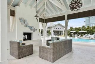 Modern 1BR w Pool, Gym & Washer Dryer - 1