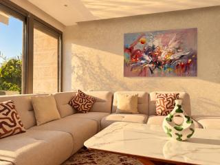 Stunning 5BR Villa 125 with Private Pool & Ocean Views - 1