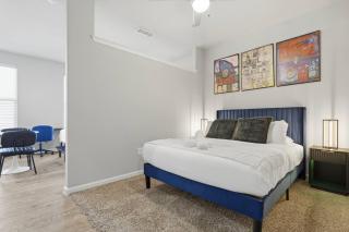Modern 1BR w Pool, Gym & Washer Dryer - 0